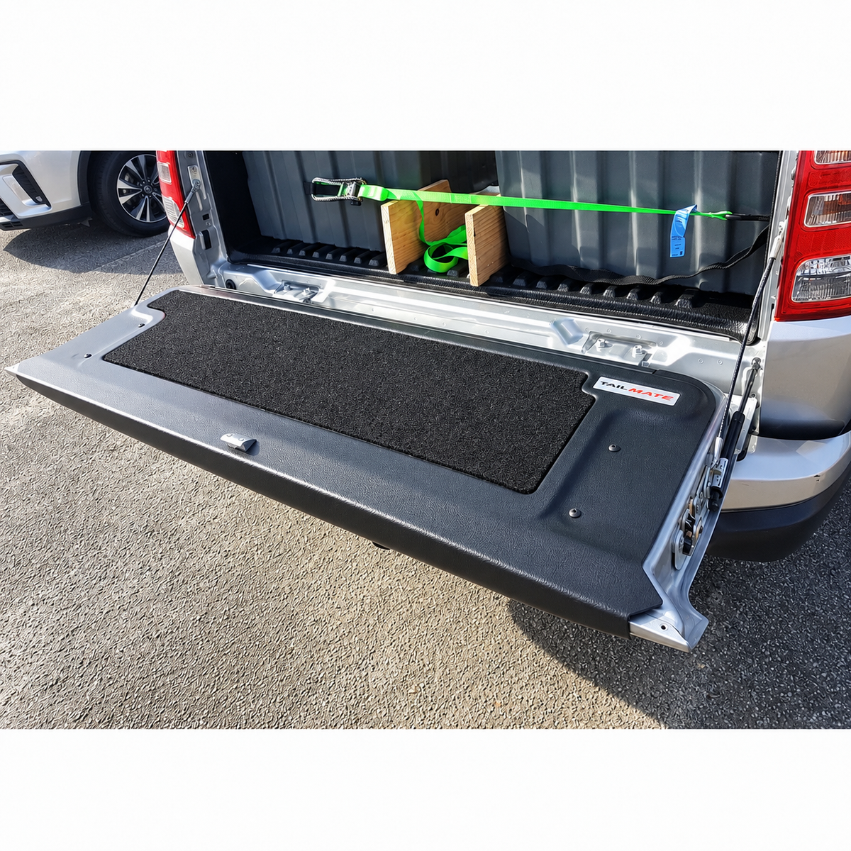 2015-2023 Mitsubishi Triton MQ/MR Non-Slip Tailgate Protector